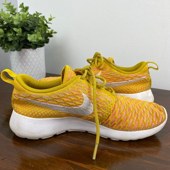 Nike Roshe One Flyknit Sneaker Shoes Orange/Pink/White  Women’s Size 6 - Picture 7 of 10